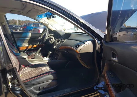 2011 Honda Accord 3.5 Ex-L z USA, uszkodzony, nr VIN 1HGCP3F89BA002447